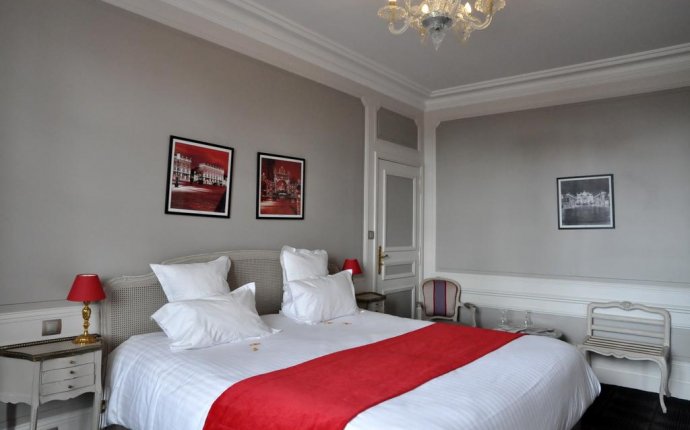 Grand Hotel De La Reine, Nancy, France - Booking.com